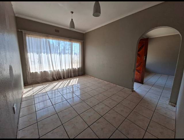 3 BEDROOM HOUSE FOR SALE IN FALCON RIDGE